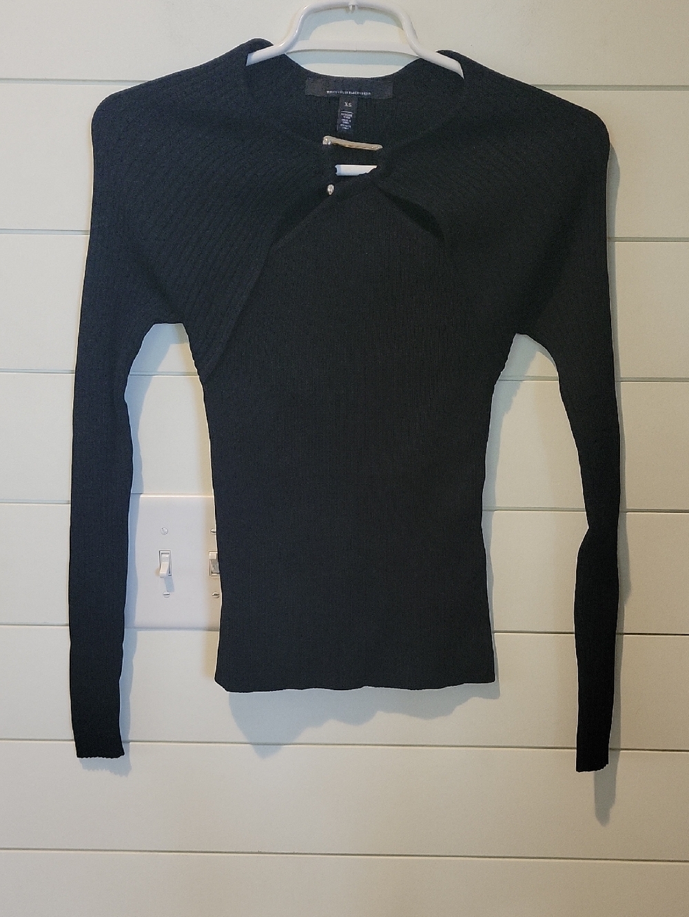 WHITE HOUSE BLACK MARKET RIBBED LONG SLEEVE  TOP  XS  BLACK